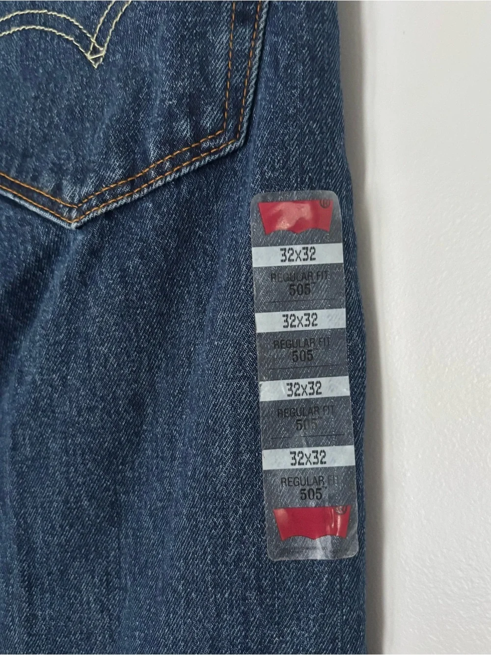 Men’s Levi’s 505 32 x 32 regular fit dark wash straight leg new with tags